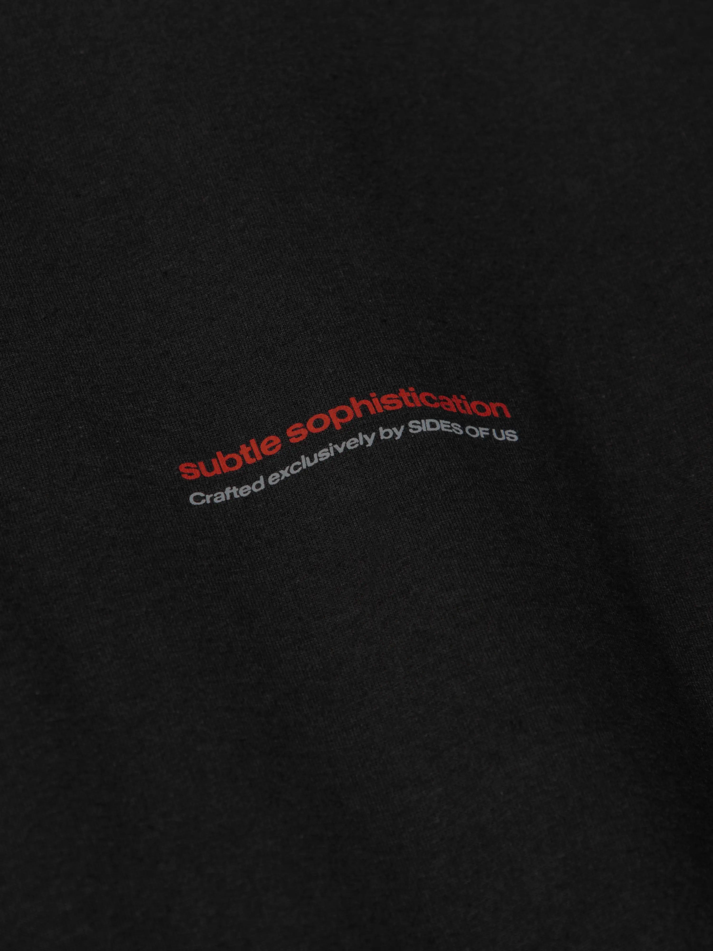SUBTLE LOGO T-SHIRT